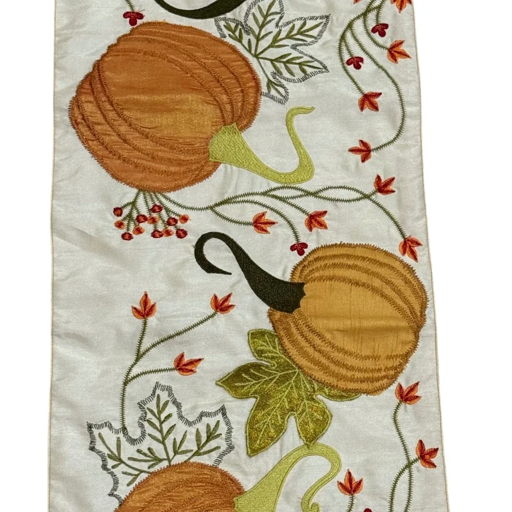 Pier‎ 1 Imports Embroidered Fall Pumpkin Table Runner Thanksgiving Harvest Decor